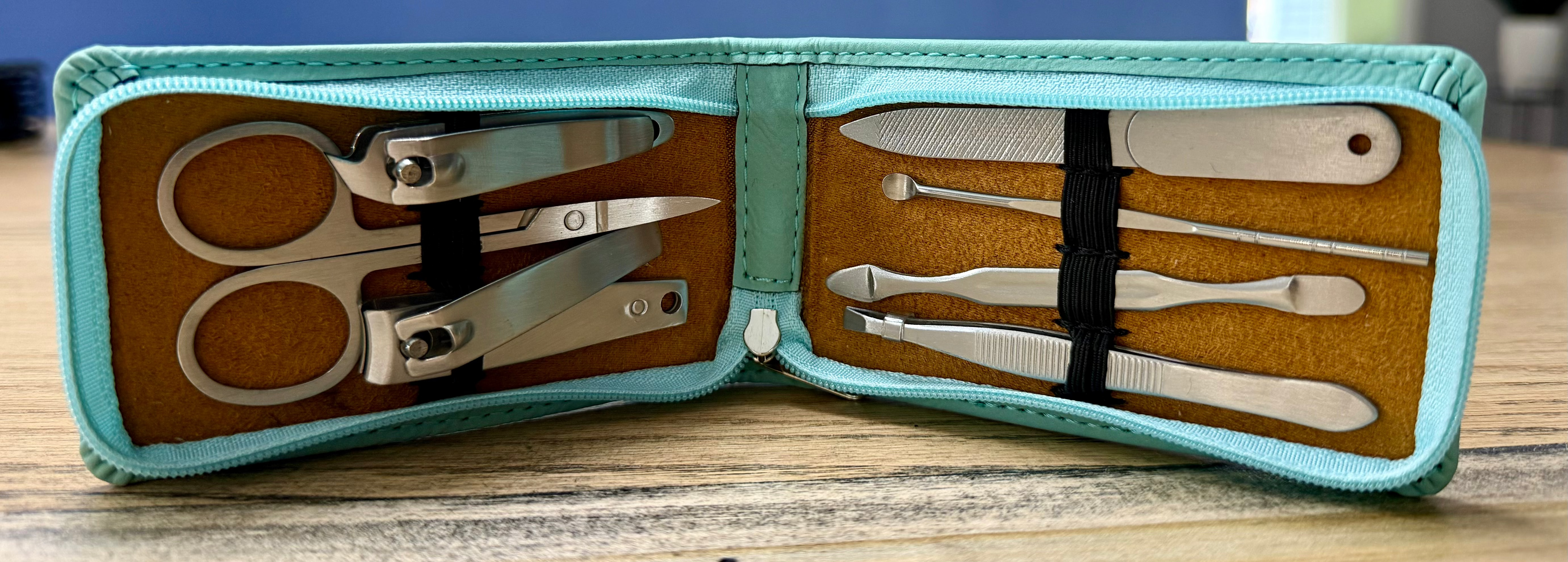 Leatherette Manicure Set